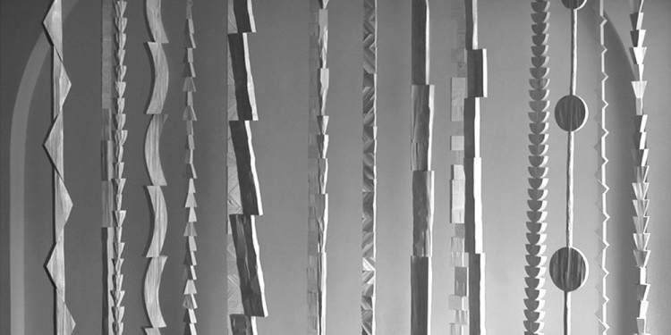 Paolo Di Capua 'Crescita di piante notturne' 2001-2011, steli in alluminio e acciaio - h.cm 350 Courtesy: hyunnart studio - Photo: Oan Kyu