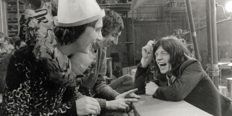The Rolling Stones Rock and Roll Circus. 1968/1996. Directed by Michael Lindsay-Hogg. Pictured: Keith Moon, Pete Townsend, Mick Jagger. Courtesy ABKCO Music & Records.